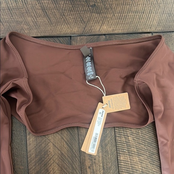 SKIMS Sculpting Swim Long Sleeve Shurg - Picture 3 of 6